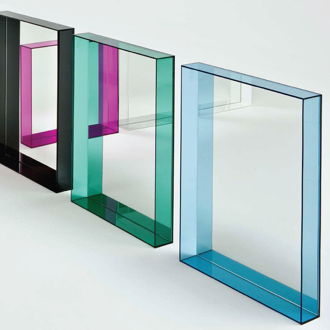 Espejo Only Me de Kartell