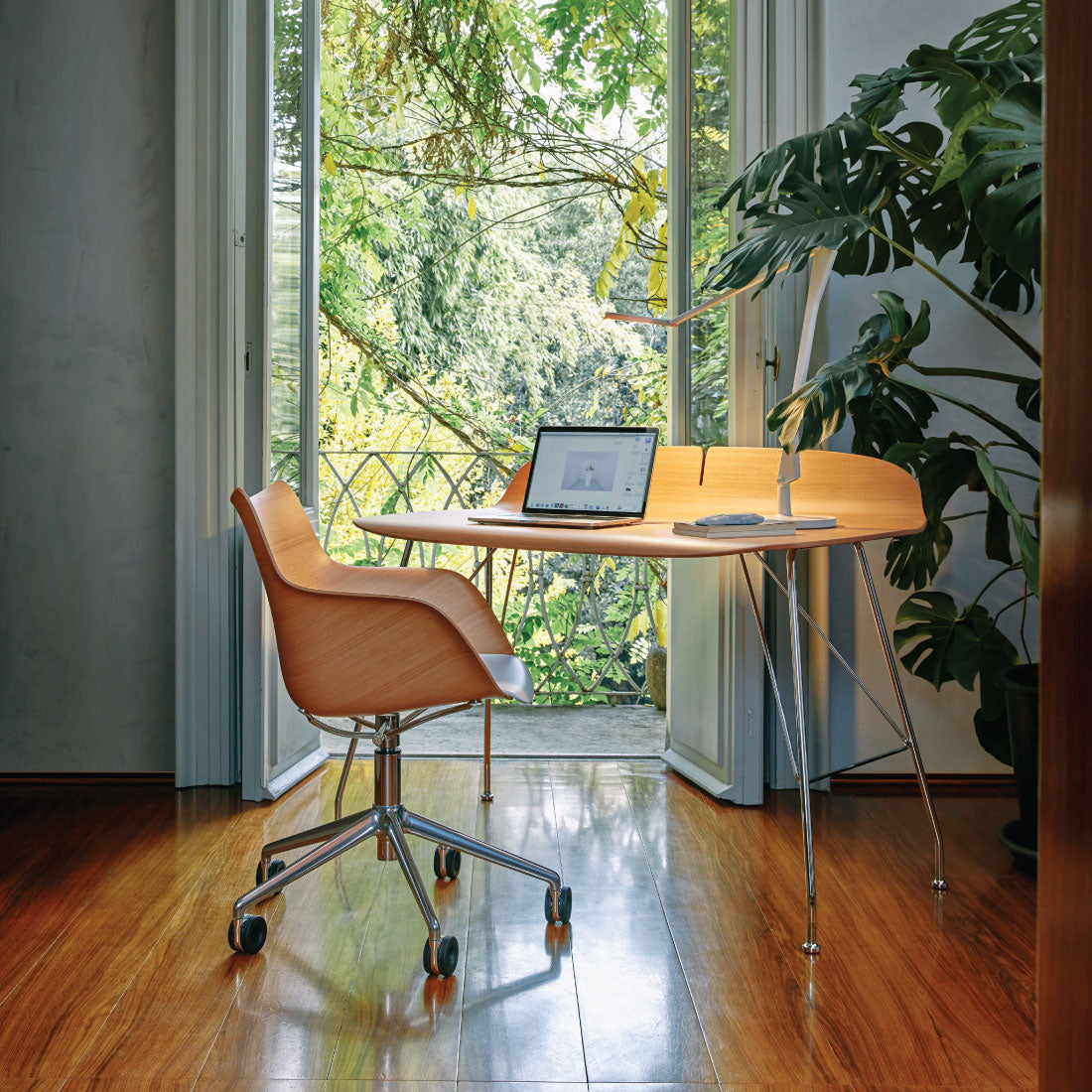 Escritorio Earl of Wood de Kartell